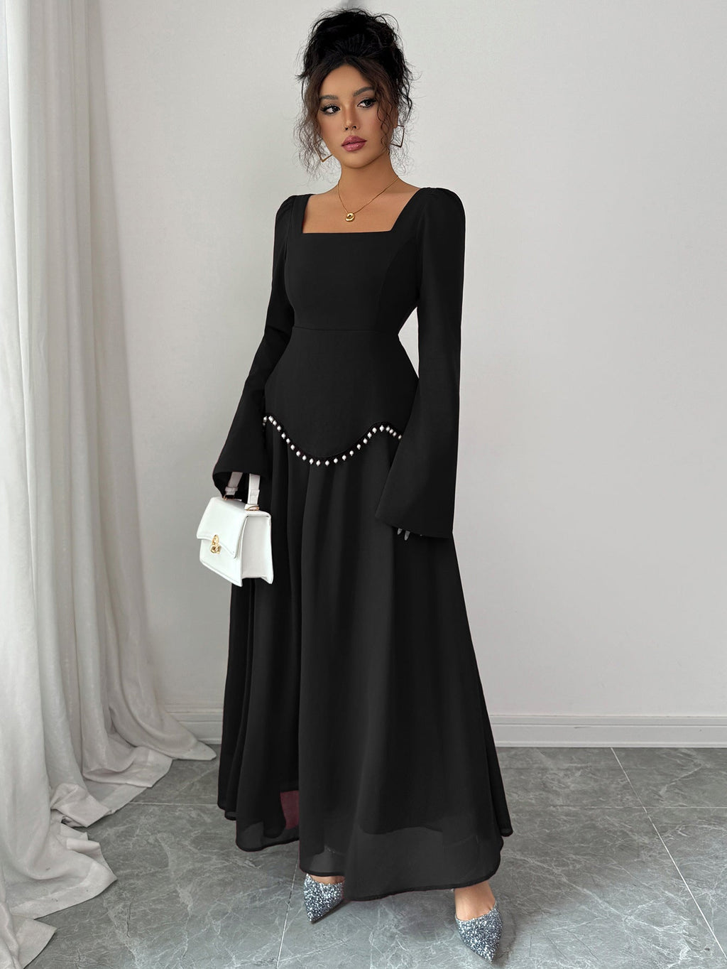 Maxikleid Damen mit quadratischem Ausschnitt und schwingenden Ärmeln - 9 - Annoboutique