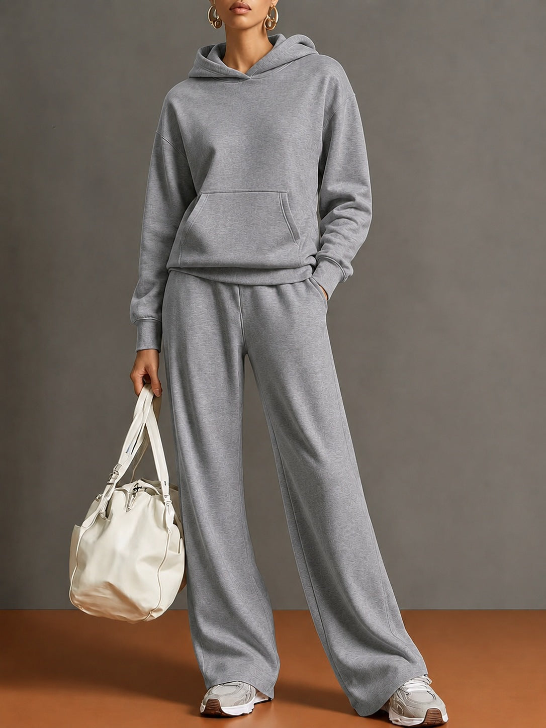 Lounge Set Damen mit Kapuze und weitem Schnitt - 6 - Annoboutique