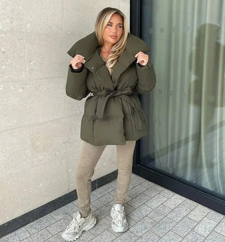 Damen Winterjacke mit Gürtel und Oversized-Schnitt in Schwarz und Weiß - 5 - Annoboutique