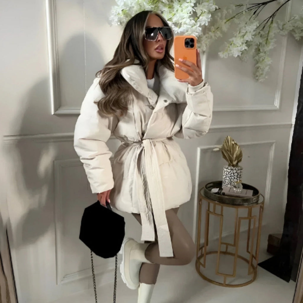 Damen Winterjacke mit Gürtel und Oversized-Schnitt in Schwarz und Weiß - 6 - Annoboutique