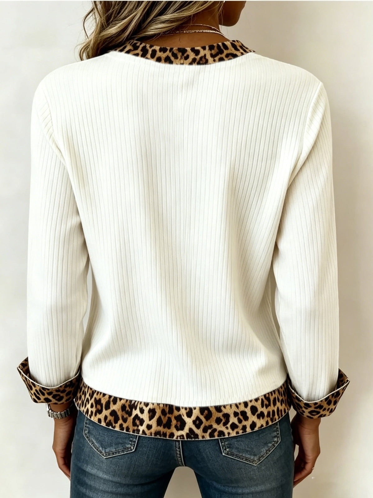 Bluse Damen mit V-Ausschnitt und Tiermuster in Langarm - 3 - Annoboutique