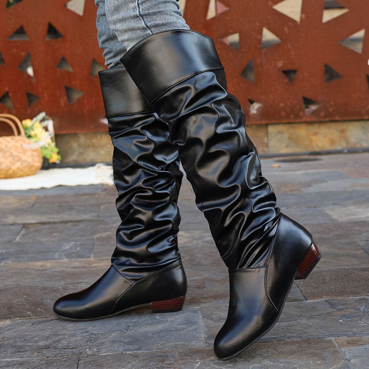 Modische Damen Stiefel mit kniehohem Schnitt und modernem Schlauchdesign - 2 - Annoboutique