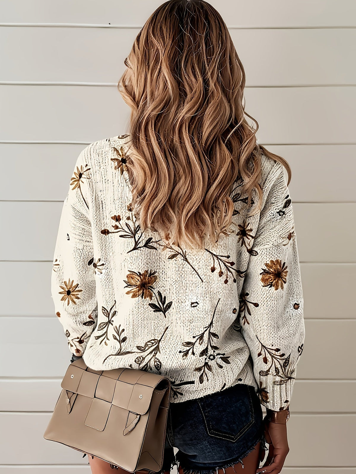 Damen Pullover mit V-Ausschnitt und floralem Muster in Beige - 3 - Annoboutique