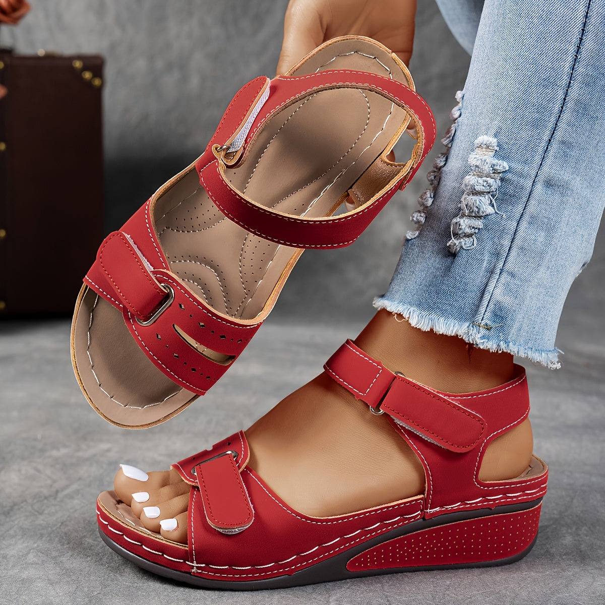 Bequeme Damen Sandalen mit verstellbarem Riemen und Plateau - 2 - Annoboutique
