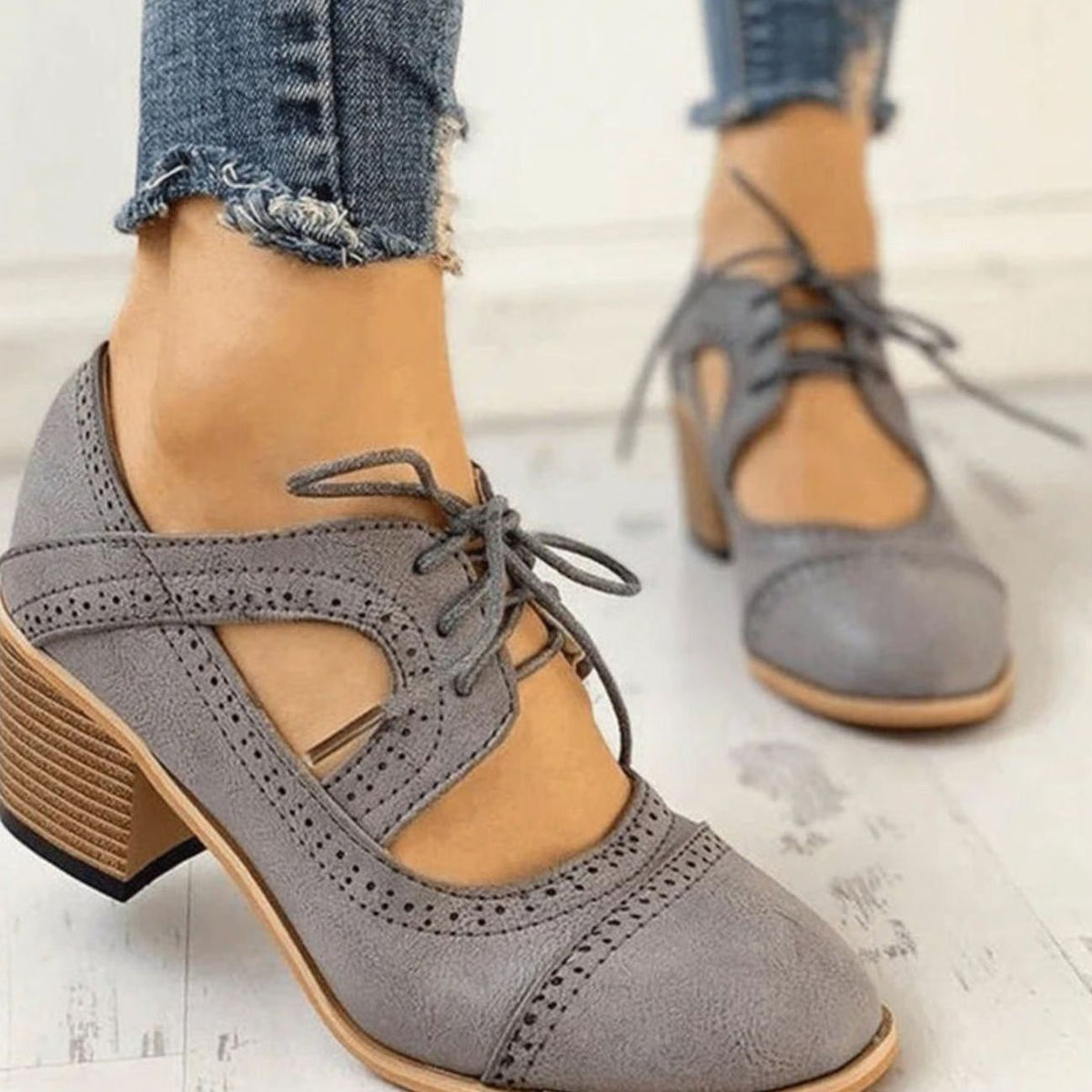 Damen Blockabsatzschuhe mit klassischer Schnürung und Brogue-Details - 6 - Annoboutique