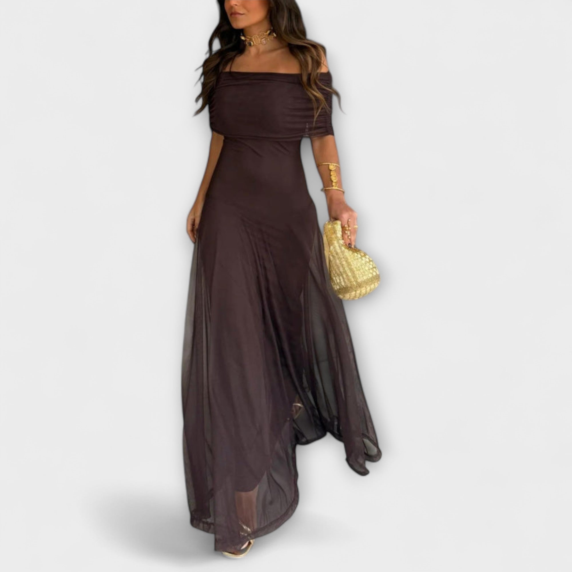 Amara – Off-Shoulder Maxikleid mit fließender Silhouette