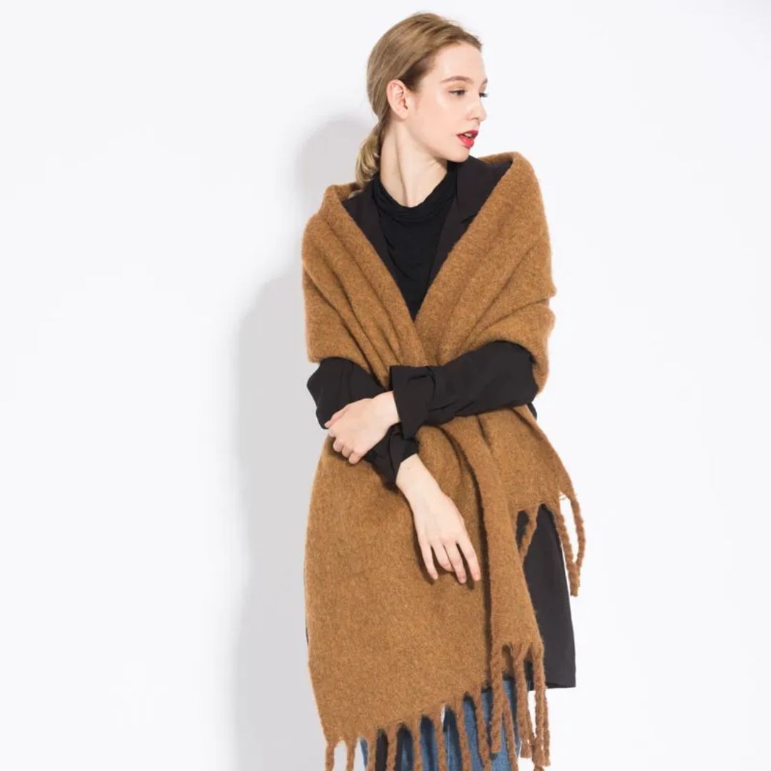 Elena – Flauschiger Oversized-Schal mit Fransen für Damen