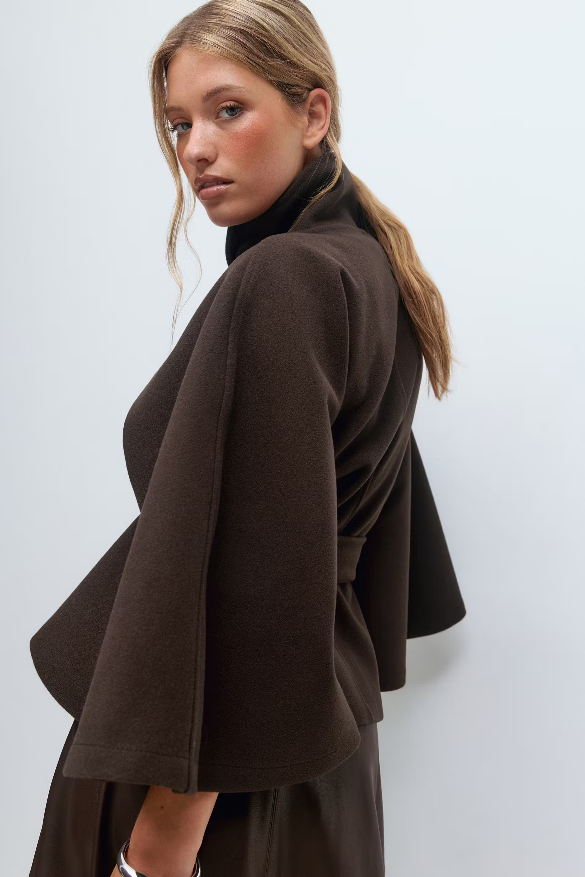 Isla - Damen Jacke mit Gürtel und weitem Schnitt