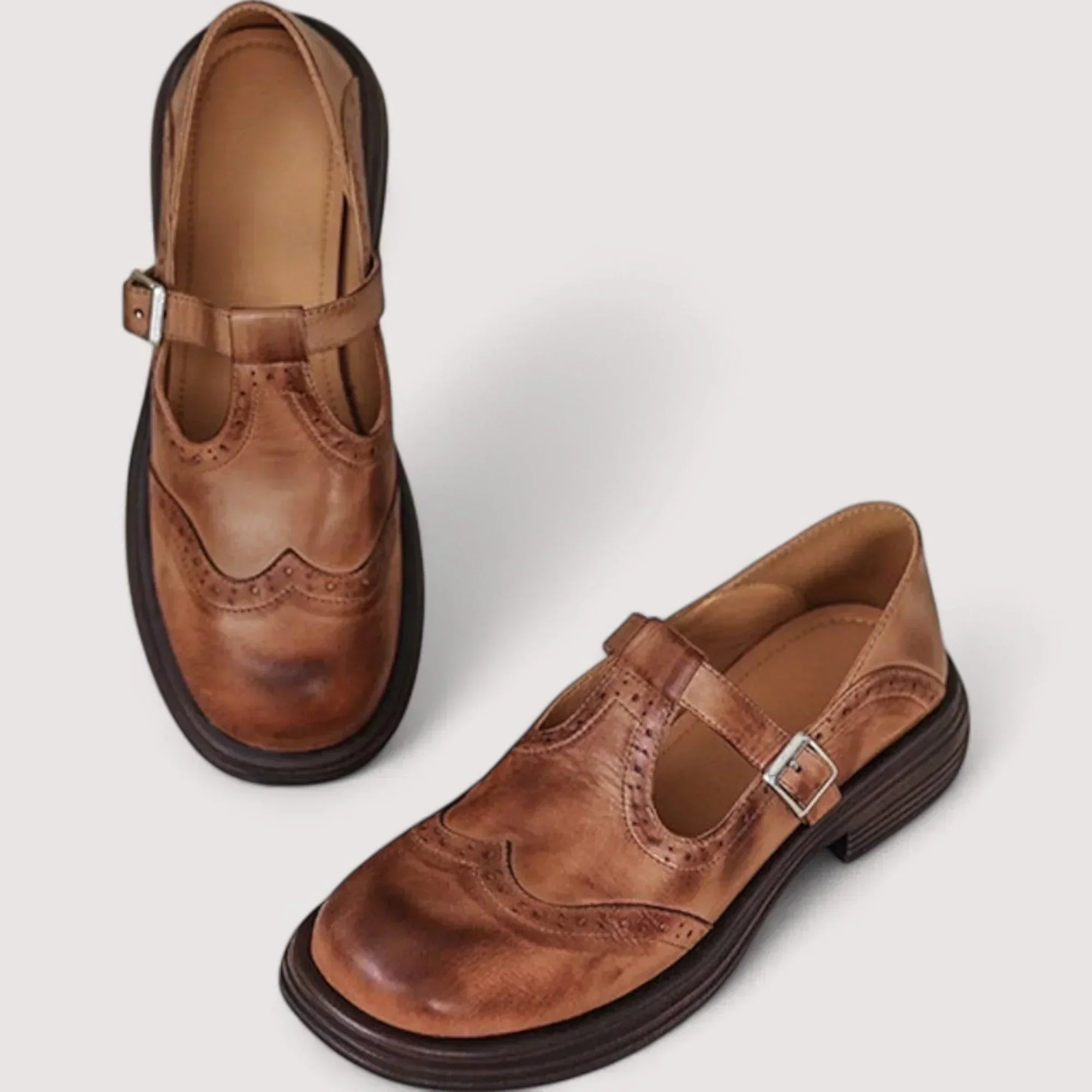 Frieda – Damen Mary Jane Schuhe im Vintage-Stil mit Budapester Lochmuster