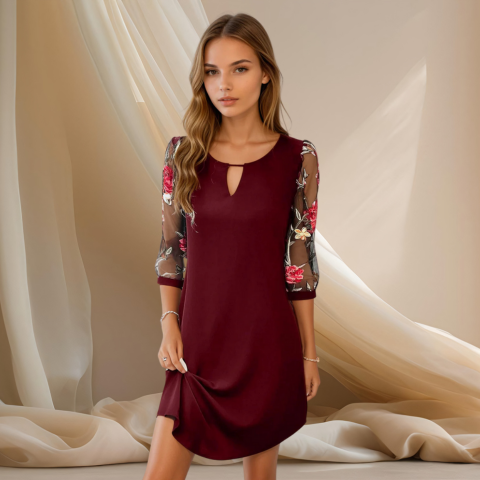 Mila – Damen Kleid mit 3/4-Ärmeln und transparenten Stickereien
