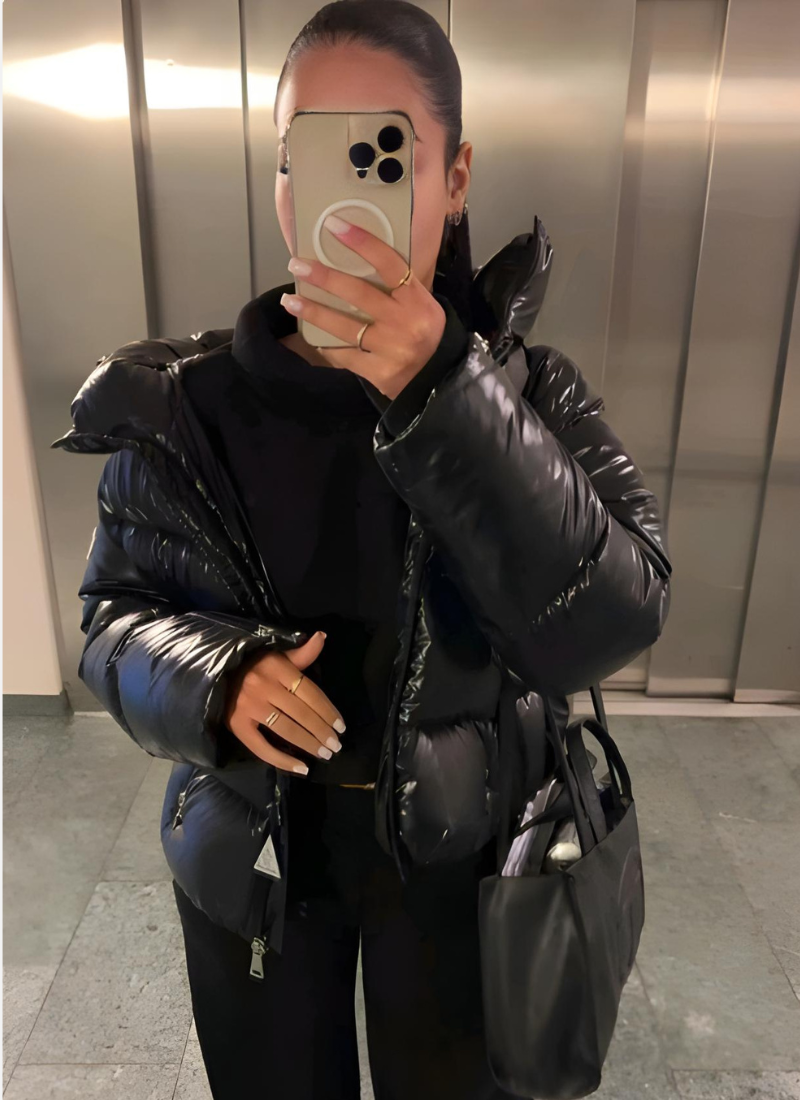 Lena – Glänzende Oversize-Pufferjacke mit großer Kapuze für Damen