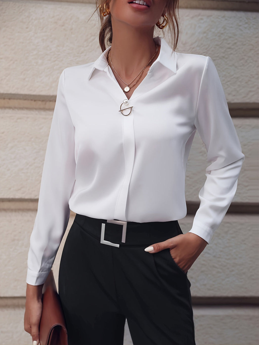 Bluse Damen mit elegantem Schnitt und dekorativem Verschluss - 7 - Annoboutique