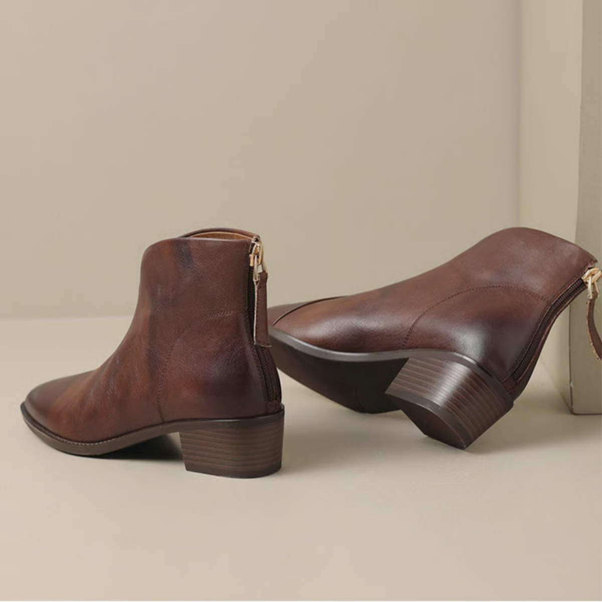 Laura – Klassische Damenstiefeletten mit Blockabsatz