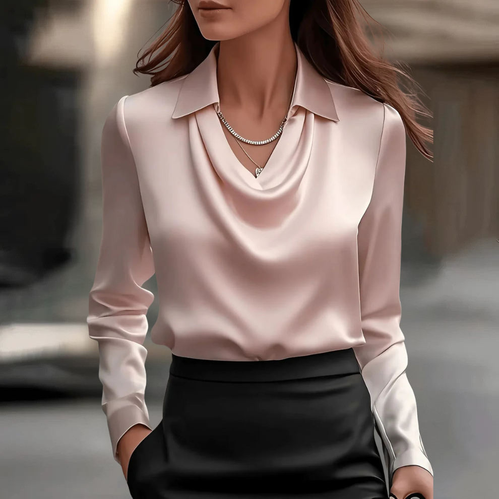 Karolina – Satinbluse mit Wasserfallkragen Damen