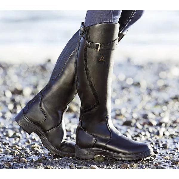 Arden – Hohe Damenstiefel aus Leder mit Schnalle und Profilsohle