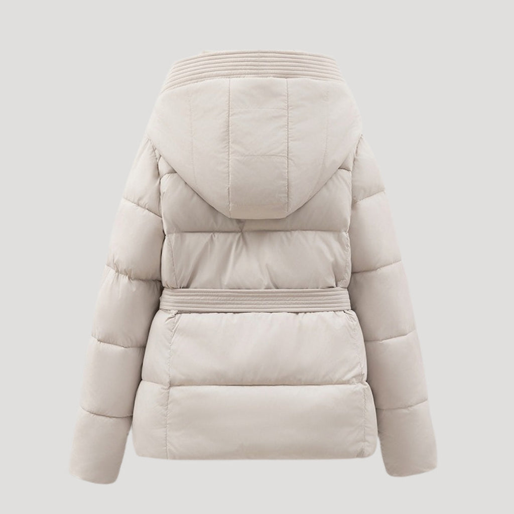 Amara – Taillierte Gefütterte Damen Winterjacke mit Kapuze