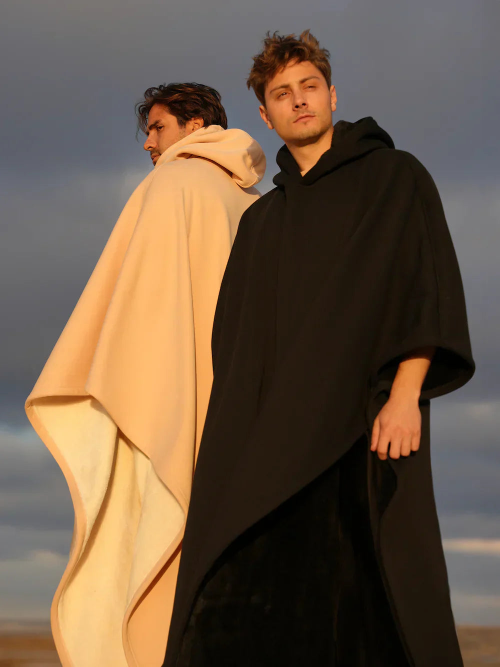 Adrian - Herren Poncho mit Kapuze bequem