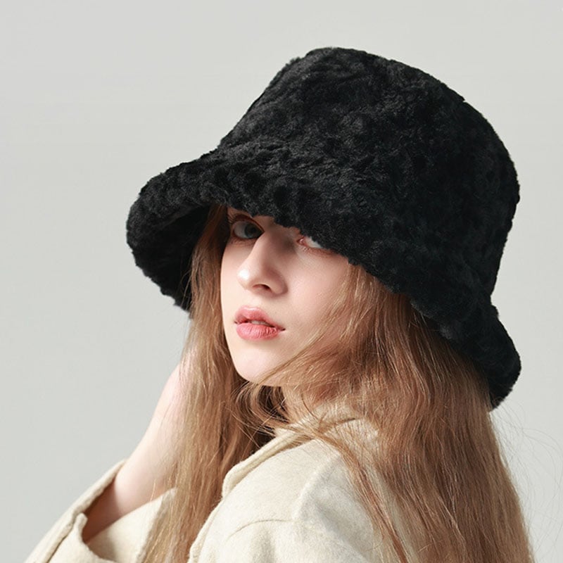 Mila – Flauschiger Winter-Bucket Hat für Damen