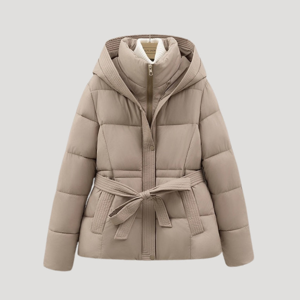 Amara – Taillierte Gefütterte Damen Winterjacke mit Kapuze