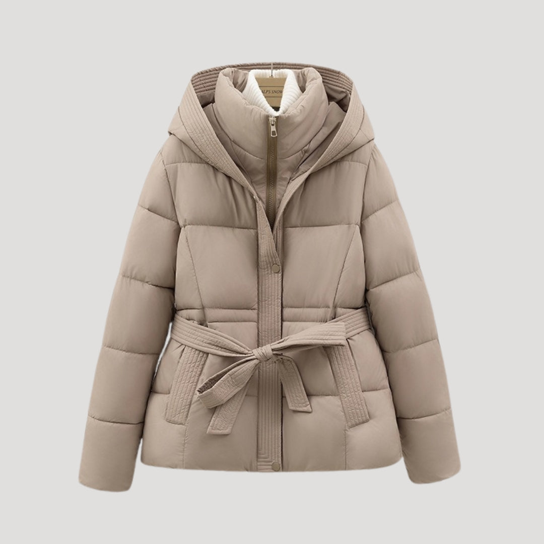Amara – Taillierte Gefütterte Damen Winterjacke mit Kapuze