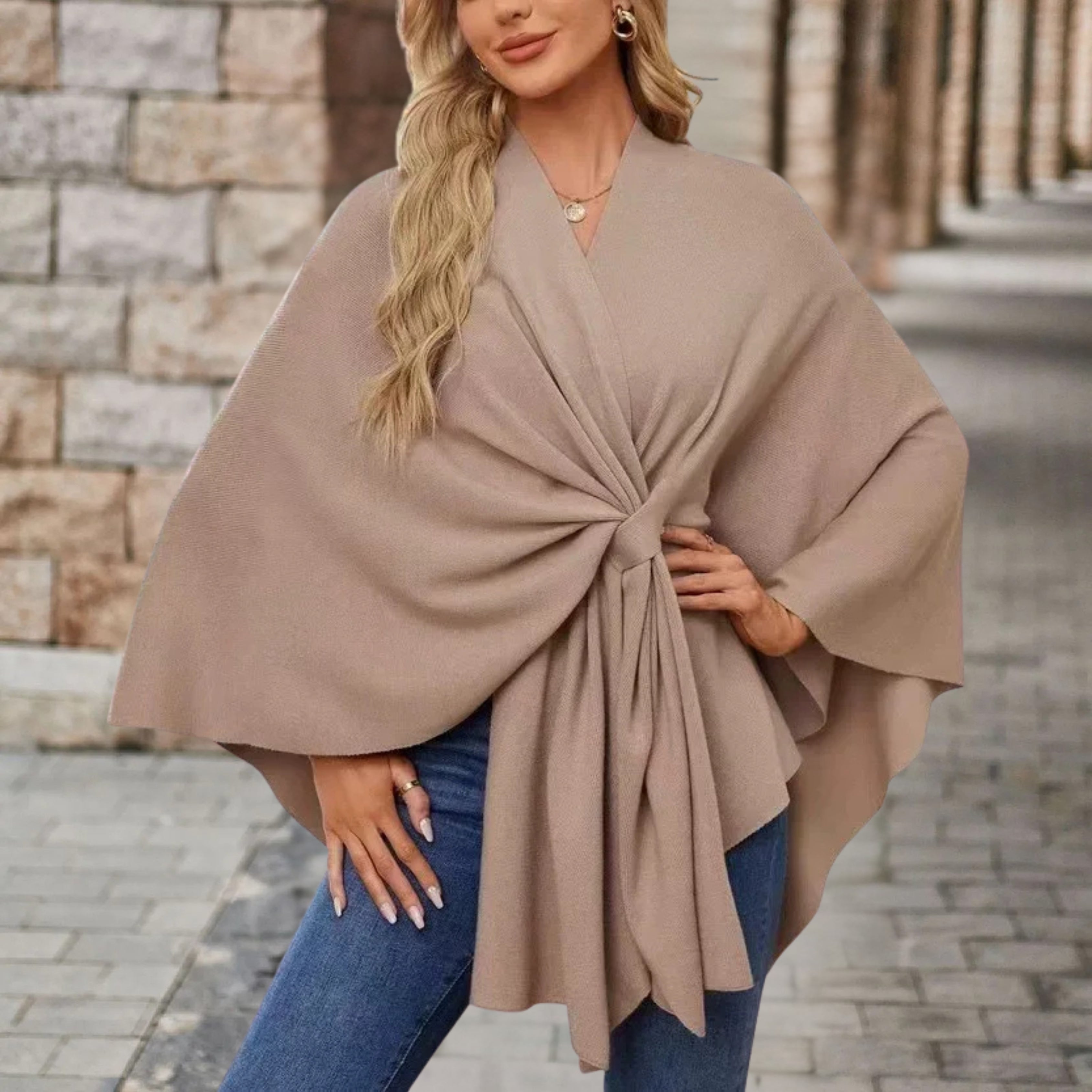 Klaudia – Elegantes Wickel-Poncho-Top