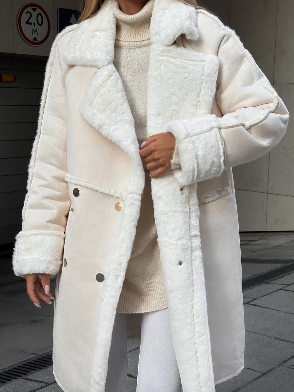 Eleanor – Eleganter Damen Wintermantel mit Teddy-Futter und Knopfleiste