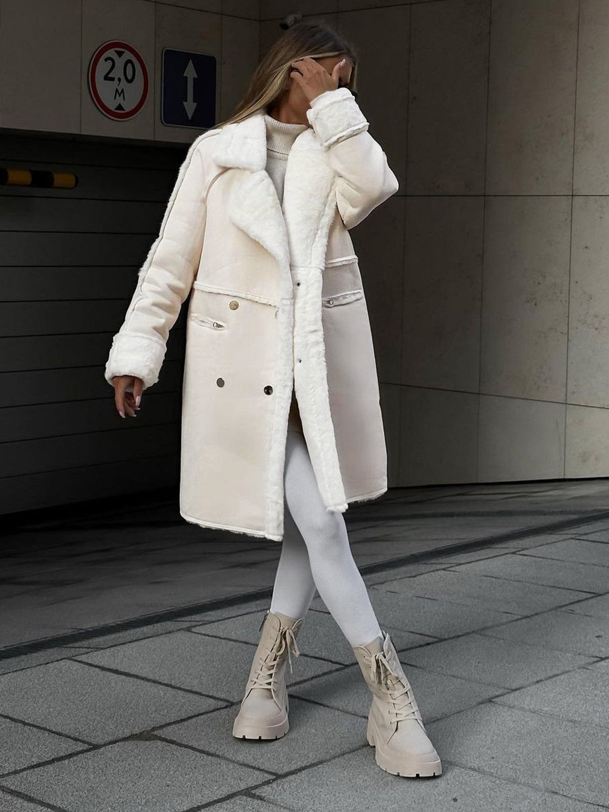 Eleanor – Eleganter Damen Wintermantel mit Teddy-Futter und Knopfleiste
