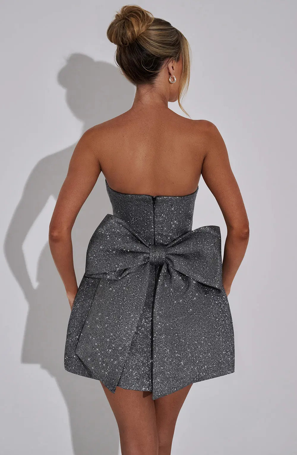 Liora - Damen Minikleid funkelnd mit ausgestelltem Rock