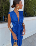 Emma – Elegantes Spitzenkleid mit V-Ausschnitt und taillierter Silhouette
