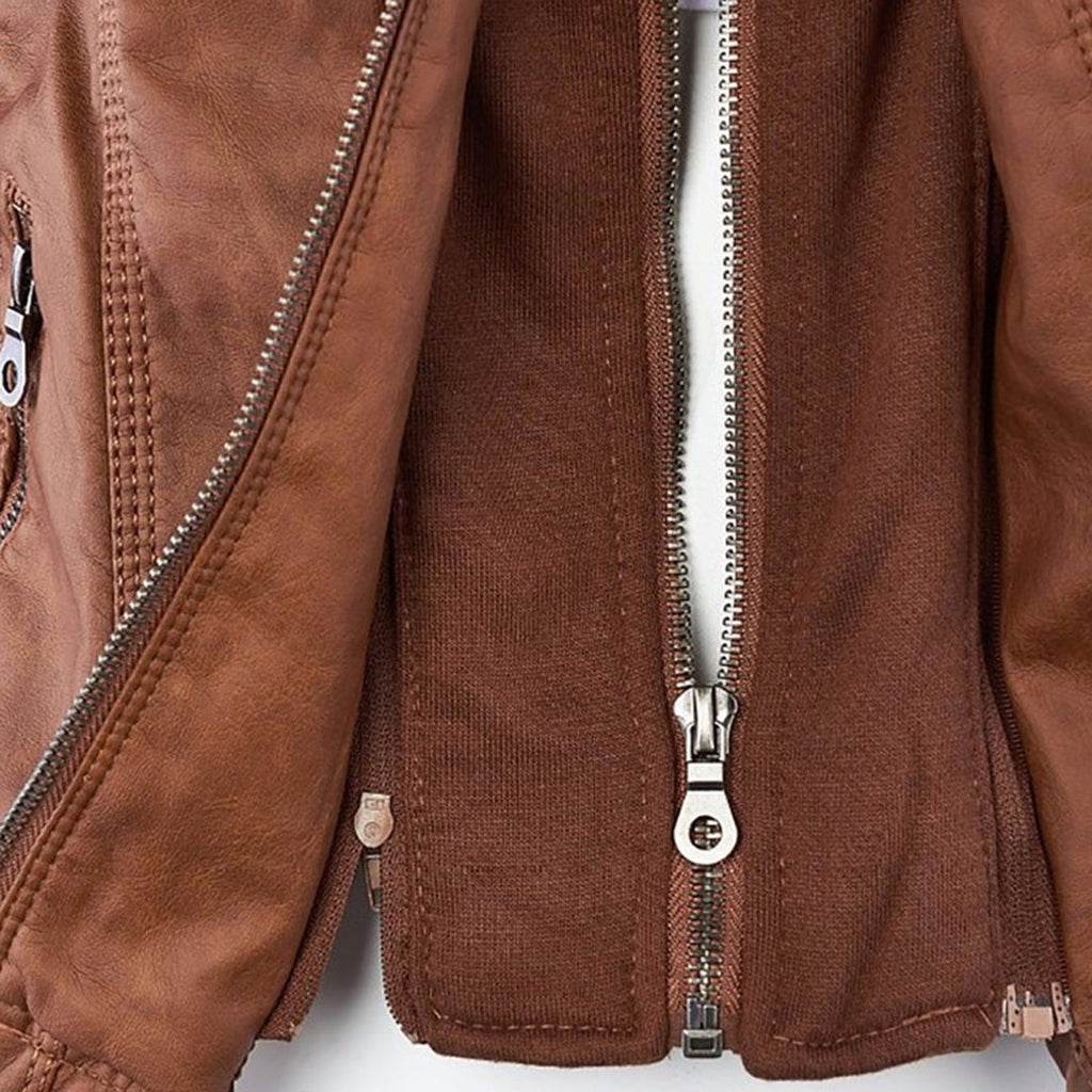 Nora – Damenjacke mit Reißverschluss und Kapuze im Biker-Stil