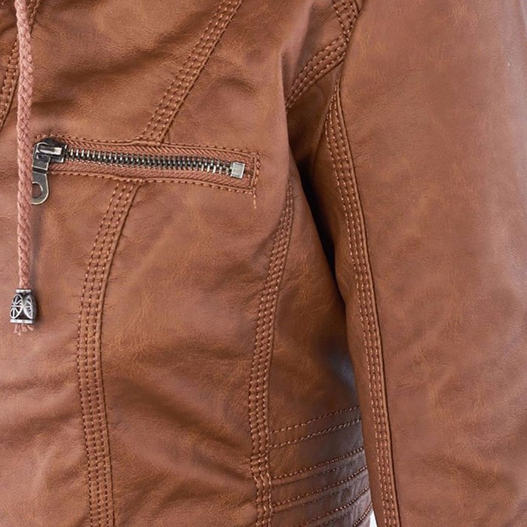 Nora – Damenjacke mit Reißverschluss und Kapuze im Biker-Stil