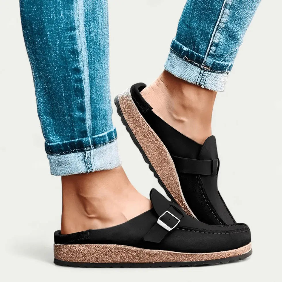 Clara – Veloursleder Damen-Clogs mit Schnalle