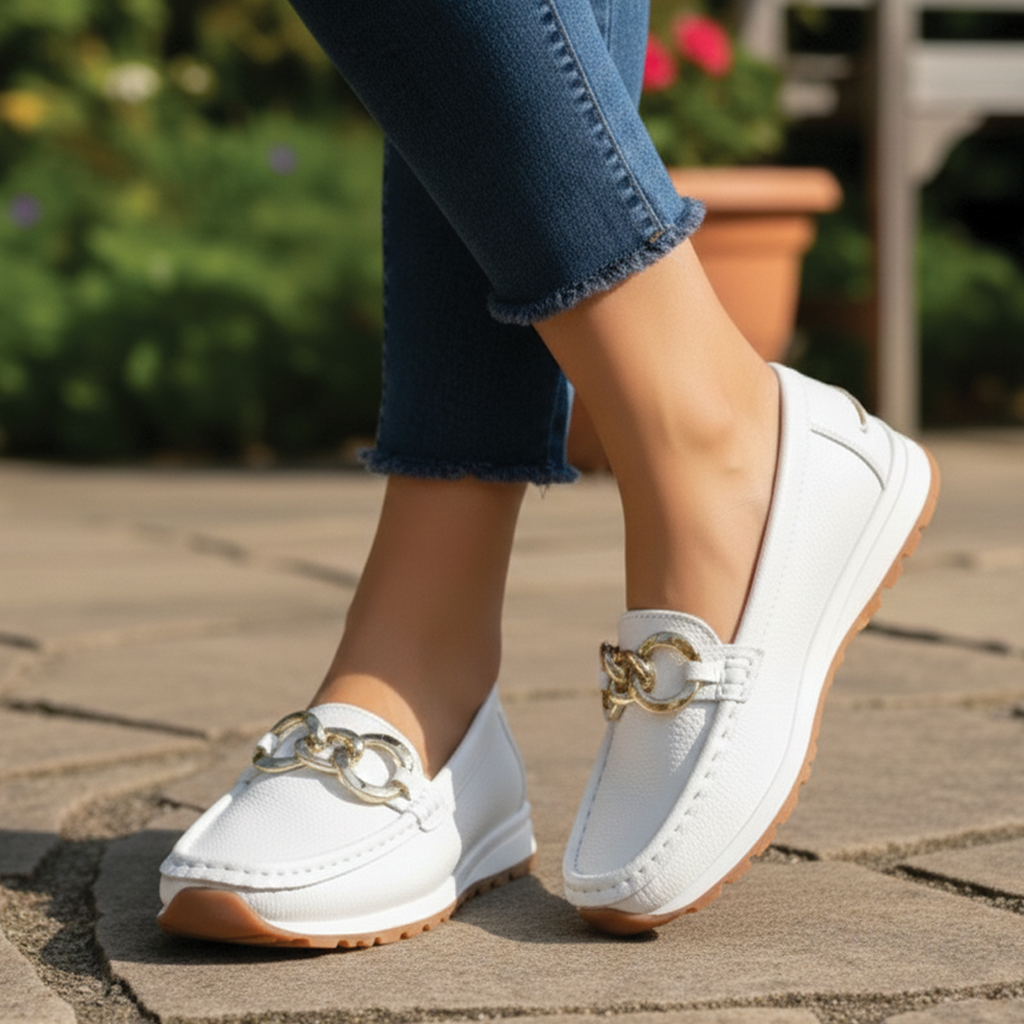 Isla – Bequeme Loafer mit dekorativem Kettenelement