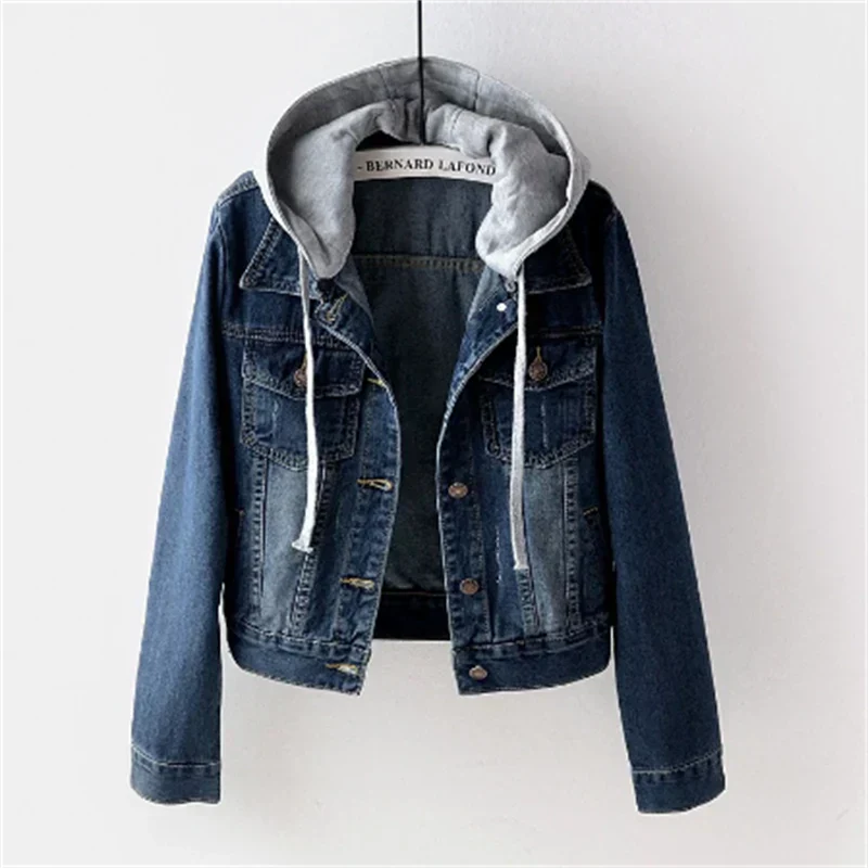 Lena – Kurz geschnittene Jeansjacke mit Kapuze