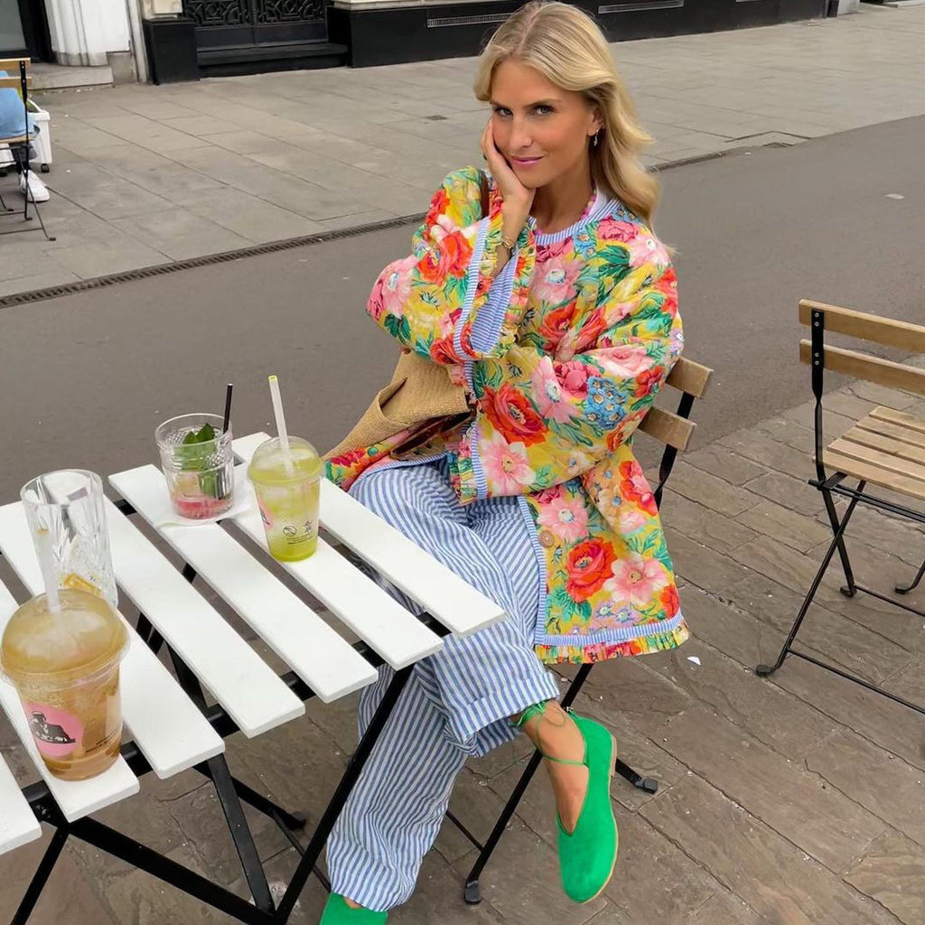 Paula – Lässige Damen Steppjacke mit floralem Muster und Rundhalsausschnitt