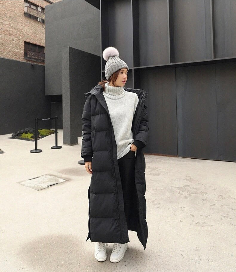 Sophie – Langer gesteppter Damen Wintermantel mit Kapuze