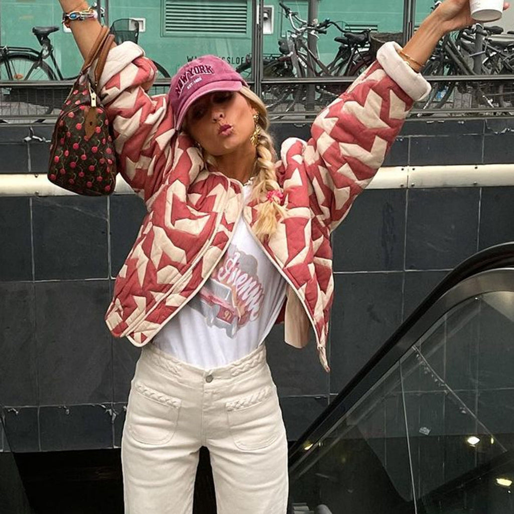 Paula – Lässige Damen Steppjacke mit floralem Muster und Rundhalsausschnitt