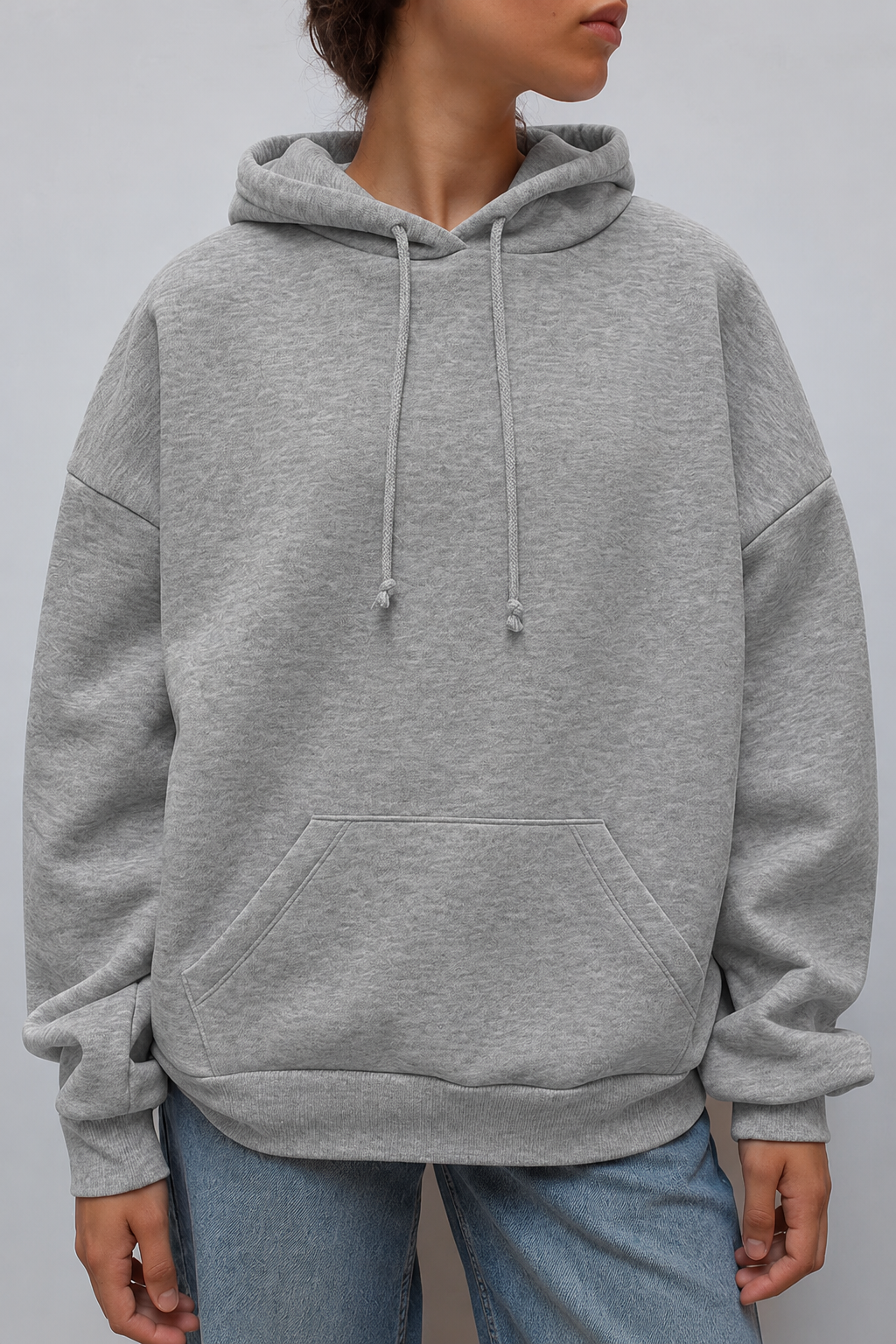 Hoodie Damen mit Kapuze und auffälliger Rückenverzierung