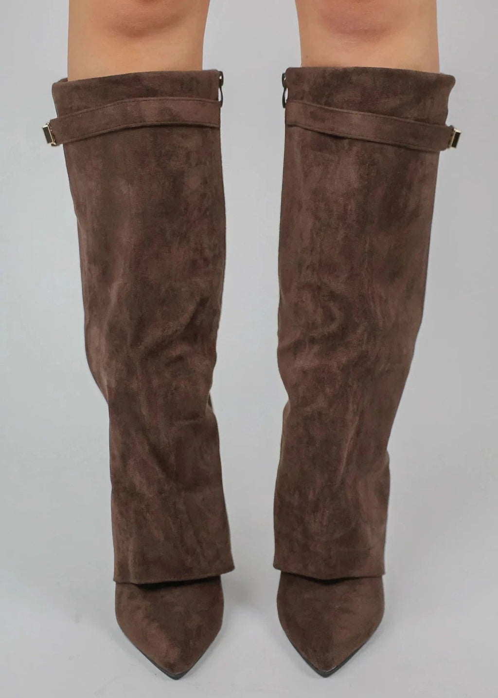 Damen Stiefel kniehoch mit geradem Schaft und spitzem Design - J&B - 11 - Annoboutique
