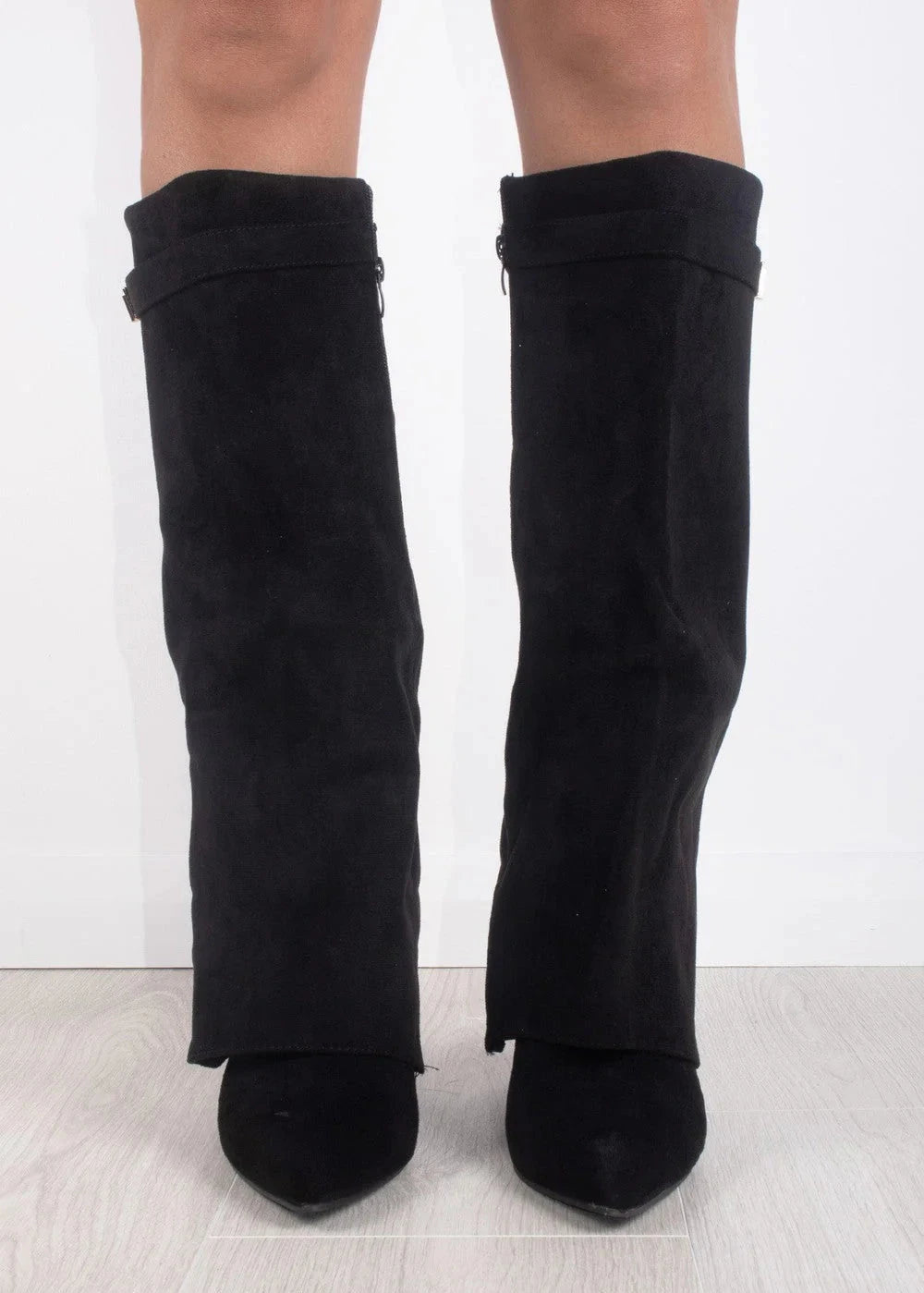 Damen Stiefel kniehoch mit geradem Schaft und spitzem Design - J&B - 8 - Annoboutique