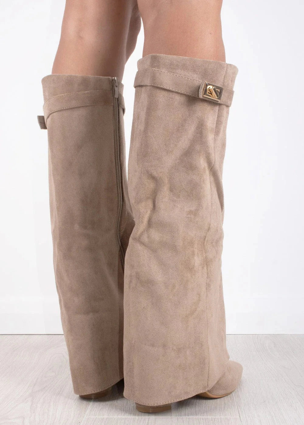 Damen Stiefel kniehoch mit geradem Schaft und spitzem Design - J&B - 9 - Annoboutique