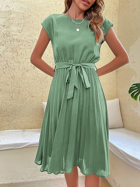 Sophie – Elegantes Sommerkleid mit Plisseefalten und kurzen Ärmeln