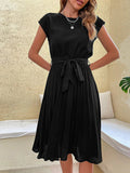 Sophie – Elegantes Sommerkleid mit Plisseefalten und kurzen Ärmeln