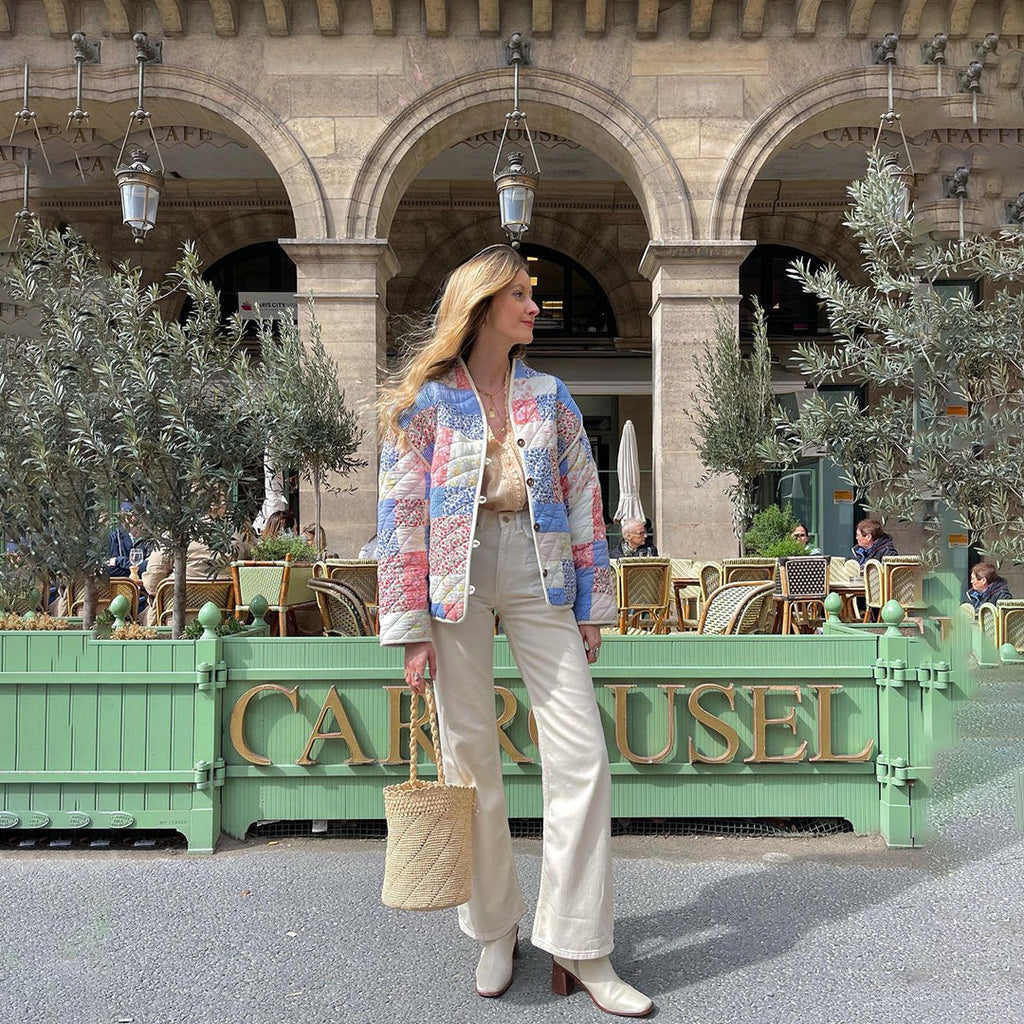 Paula – Lässige Damen Steppjacke mit floralem Muster und Rundhalsausschnitt
