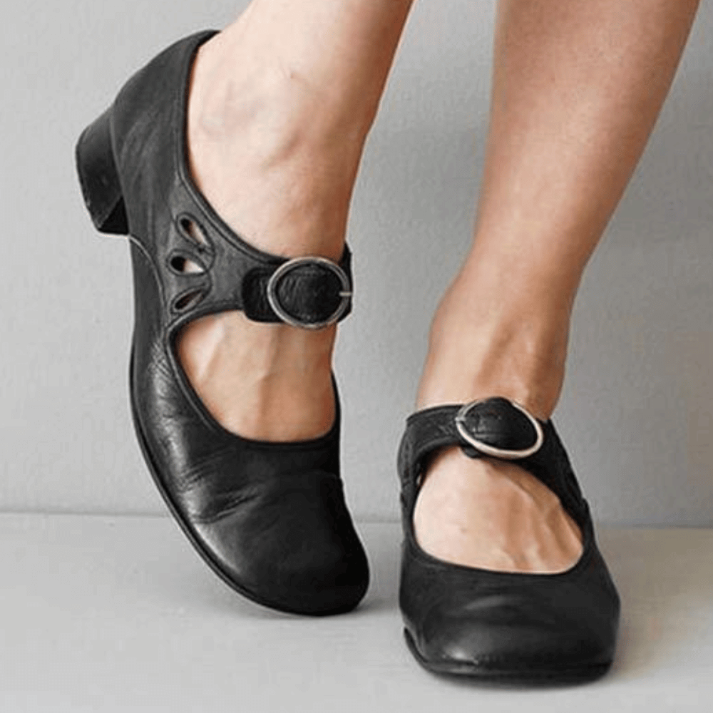 Marta – Damen Mary Jane Pumps mit Cut-Out-Detail und Blockabsatz