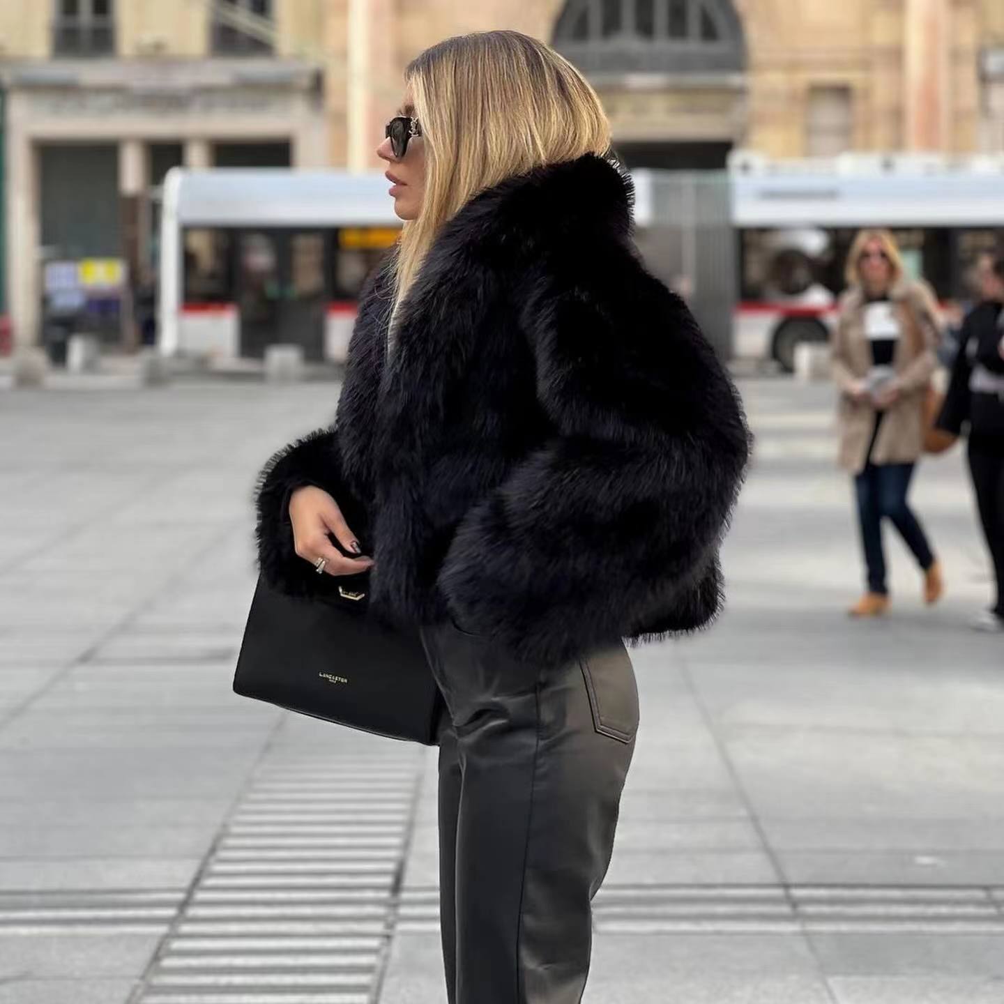 Celina – Luxuriöse Kunstpelz Jacke Damen