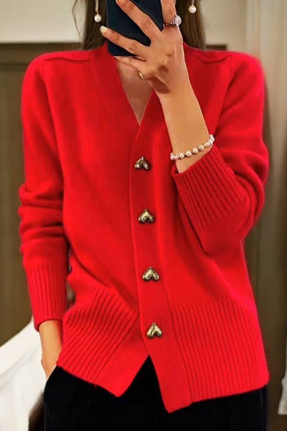 Lila – Feminine Strickjacke mit Herzknöpfen für Damen