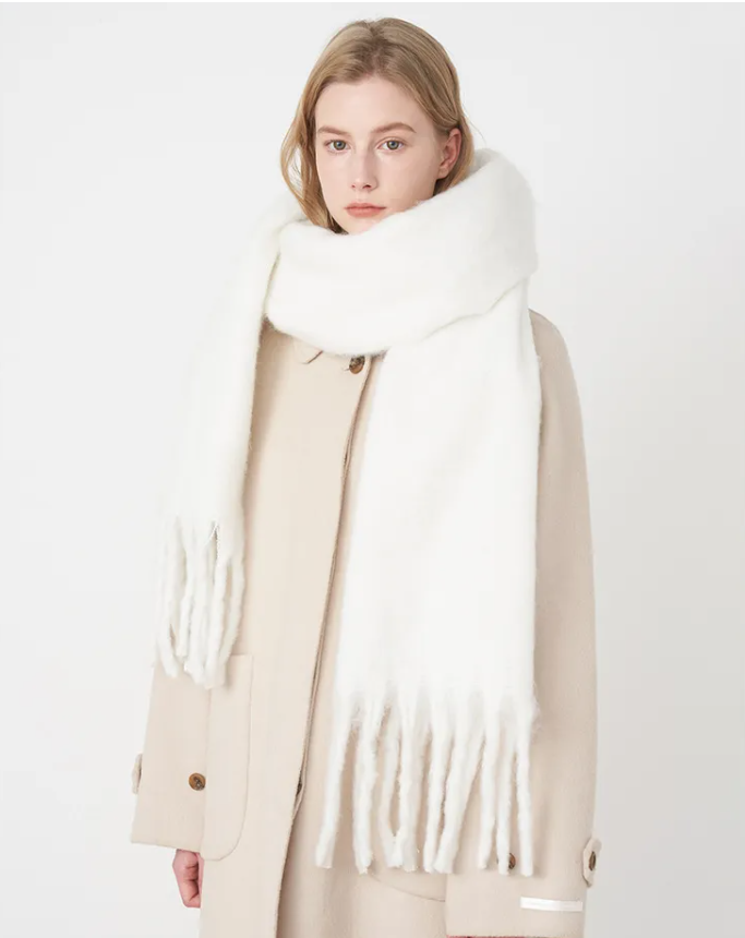 Elena – Flauschiger Oversized-Schal mit Fransen für Damen
