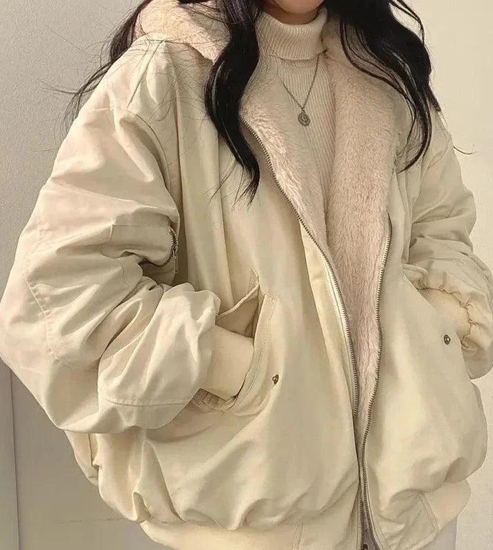 Damen Oversize Daunenjacke mit kuscheligem Kunstfellfutter - J&B - 4 - Annoboutique