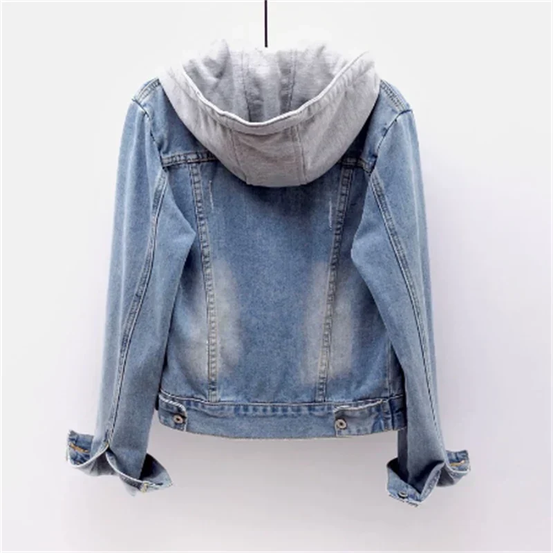 Lena – Kurz geschnittene Jeansjacke mit Kapuze